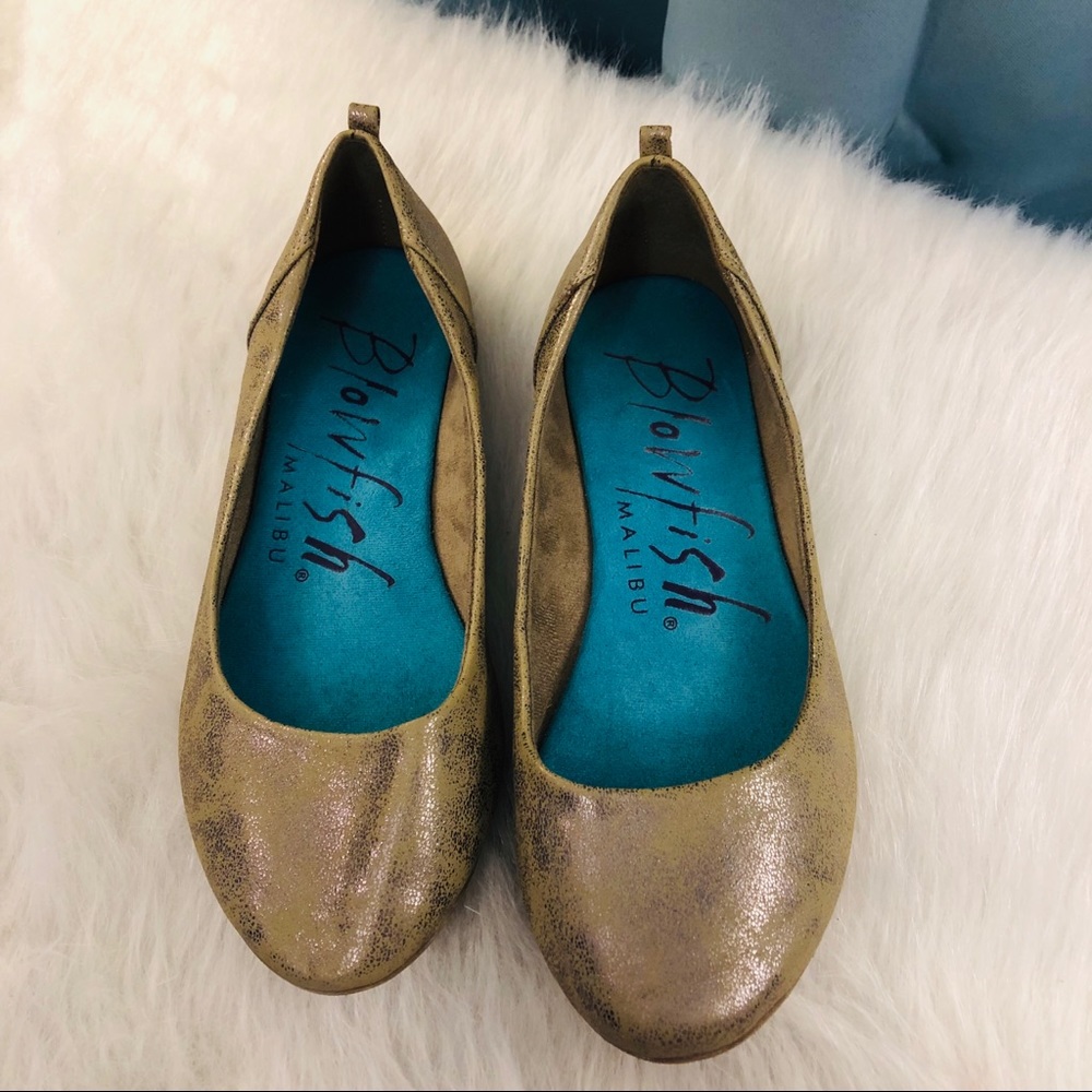Blowfish Tan/Gold Flats